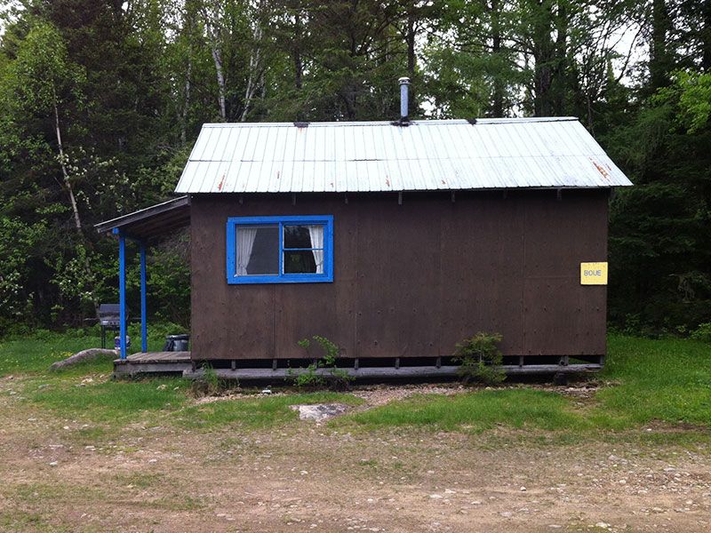 Chalet Boue — Pourvoirie Menjo – Pourvoirie Menjo