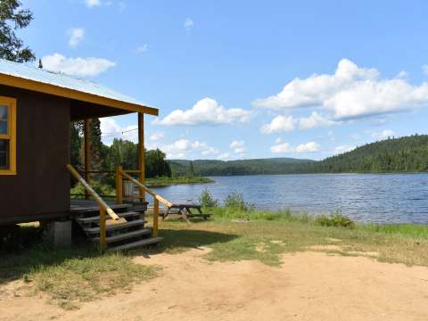 Chalet F-1 – Pourvoirie Menjo