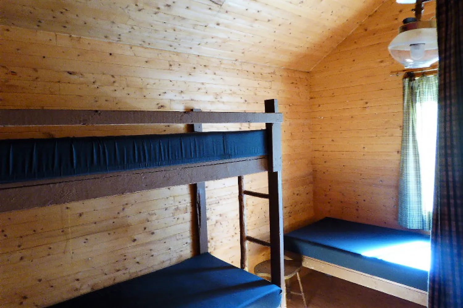 Chalet #14 - Baie Saraana Ouest — Pourvoirie Sauterelle – Pourvoirie Sauterelle