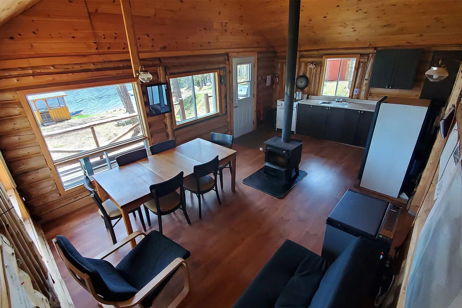Cabin #15 - Saraana West Bay — Pourvoirie Sauterelle – Pourvoirie Sauterelle