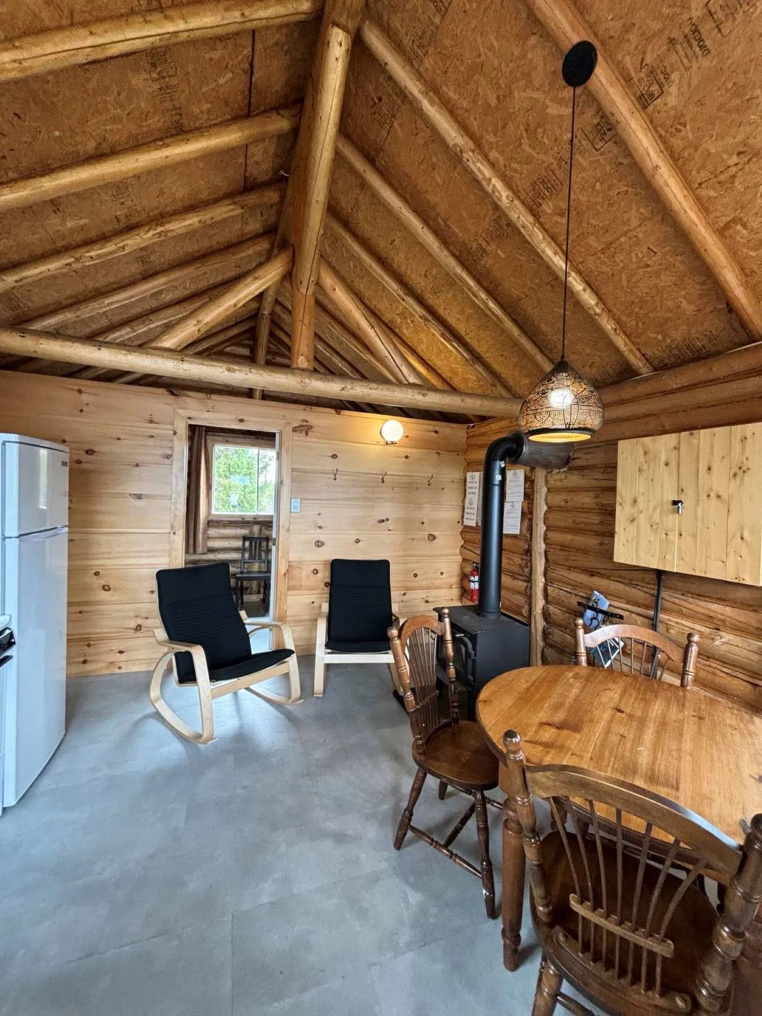 Chalet #24 — Pourvoirie Sauterelle – Pourvoirie Sauterelle
