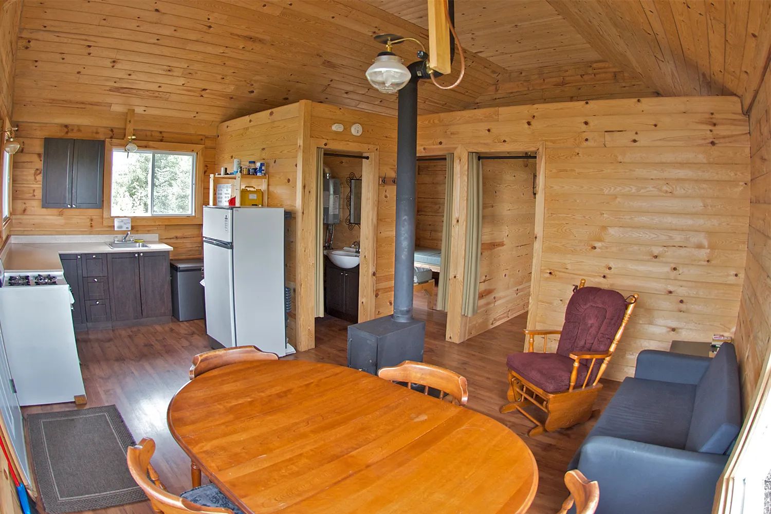 Chalet #28 — Lac Charlotte — Pourvoirie Sauterelle – Pourvoirie Sauterelle