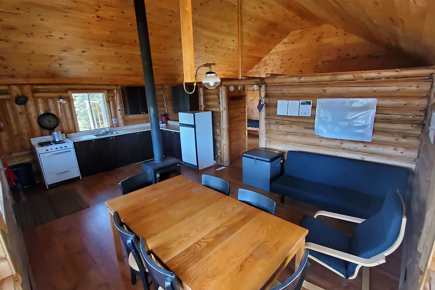 Chalet #3 — Lac Sauterelle – Pourvoirie Sauterelle