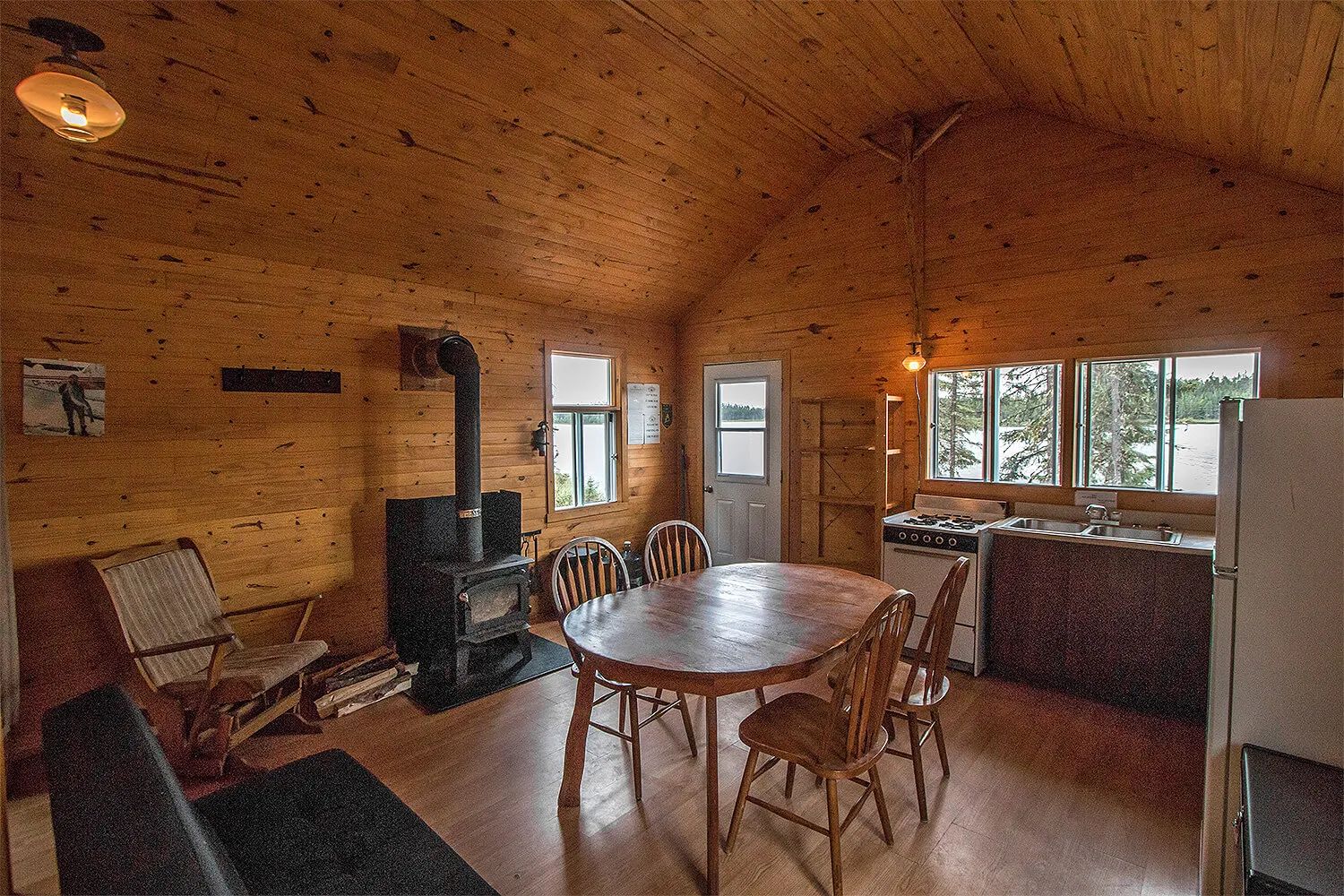 Chalet #41 - Baie Plamondon — Pourvoirie Sauterelle – Pourvoirie Sauterelle