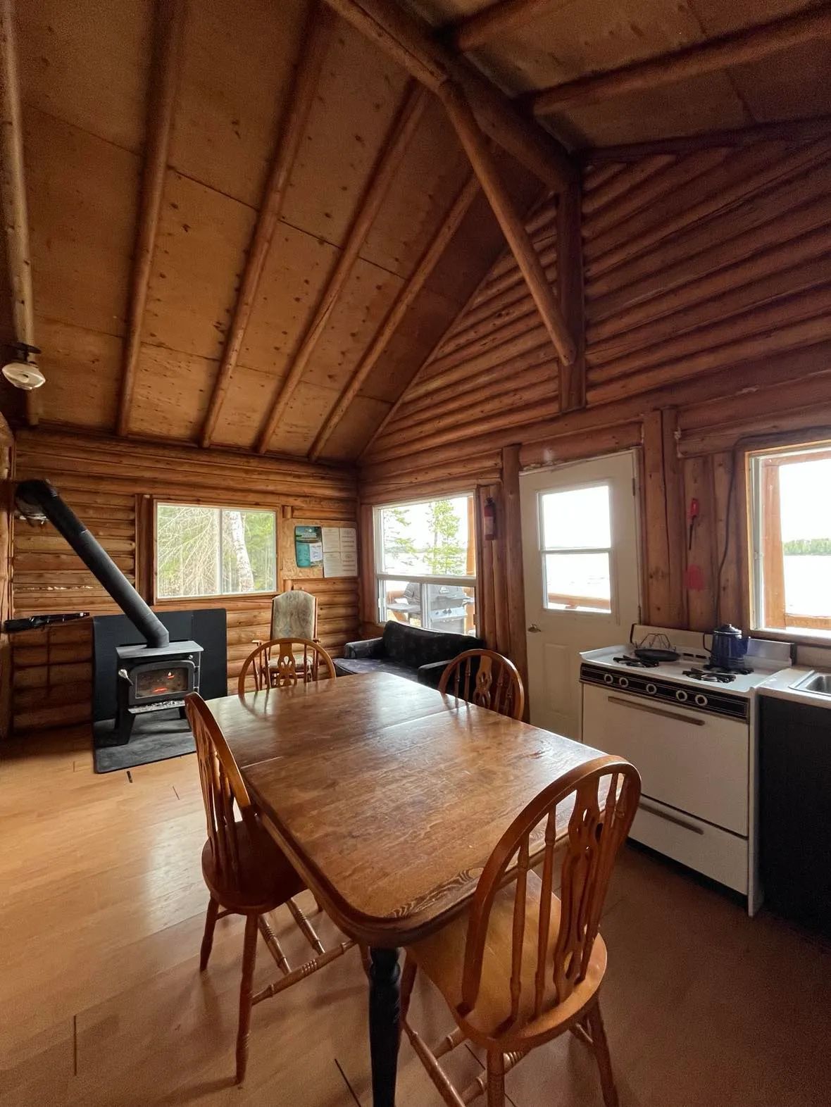 Chalet #46 - Baie Mattawa — Pourvoirie Sauterelle – Pourvoirie Sauterelle