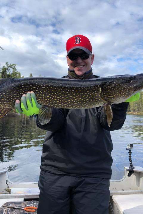 Mémorable capture de pêche à la pourvoirie. chez Pourvoirie Sauterelle, Mauricie, Québec