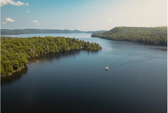 Lake à l'Eau Claire – Auberge du Lac-à-l'Eau-Claire