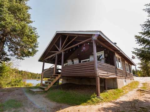 CABIN 1 – Auberge la Barrière (2014)