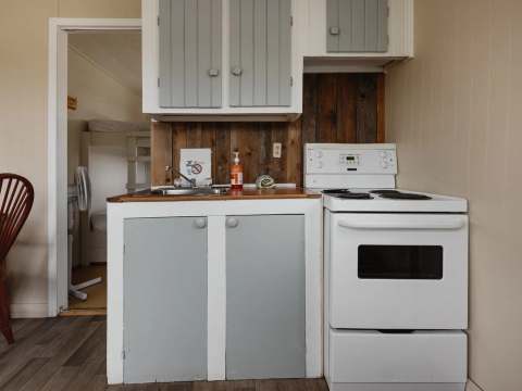 CABIN 4 – Auberge la Barrière (2014)