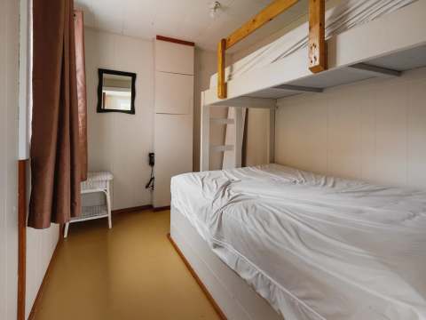 CABIN 4 – Auberge la Barrière (2014)