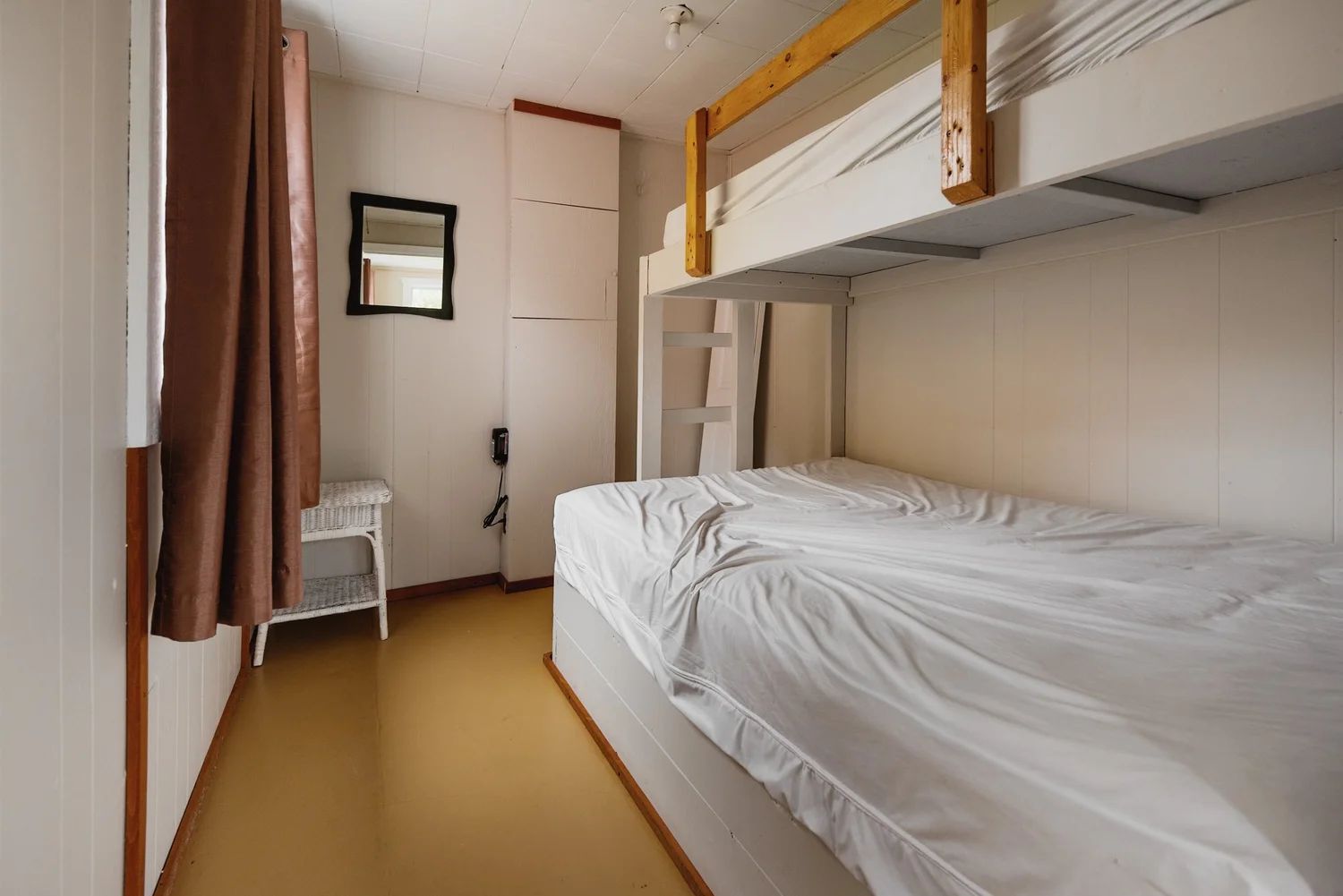 CABIN 4 – Auberge la Barrière (2014)