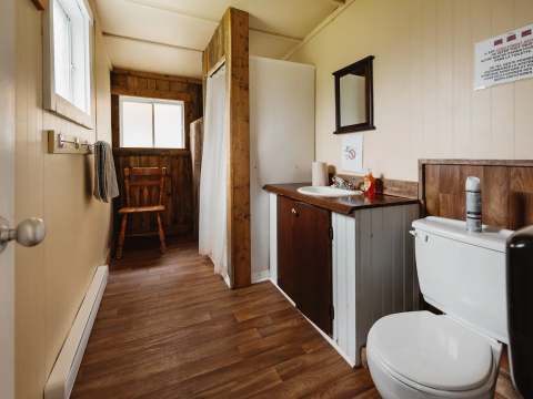 CABIN 4 – Auberge la Barrière (2014)