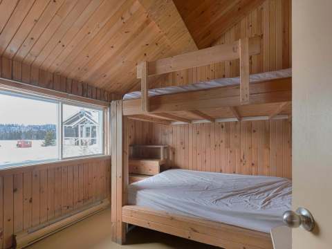 CABIN 5 – Auberge la Barrière (2014)