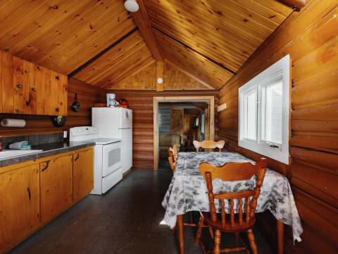 CHALET 7 – Auberge la Barrière (2014)