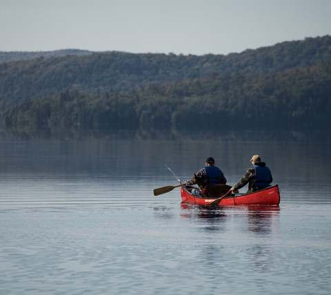 Pêche chez Aventures Kiamika, Laurentides, Québec