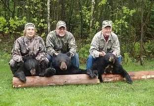 Hunting Black bear at Camp Grassy Narrows, Abitibi-Témiscamingue, Quebec — photo 2