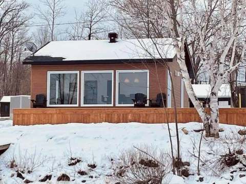 Mini chalet (bord de l'eau) – Centre de Plein-Air du Lac Dudley