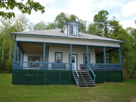 Cabin Bouleau Cottage — Chalets des Bouleaux – Chalets des Bouleaux
