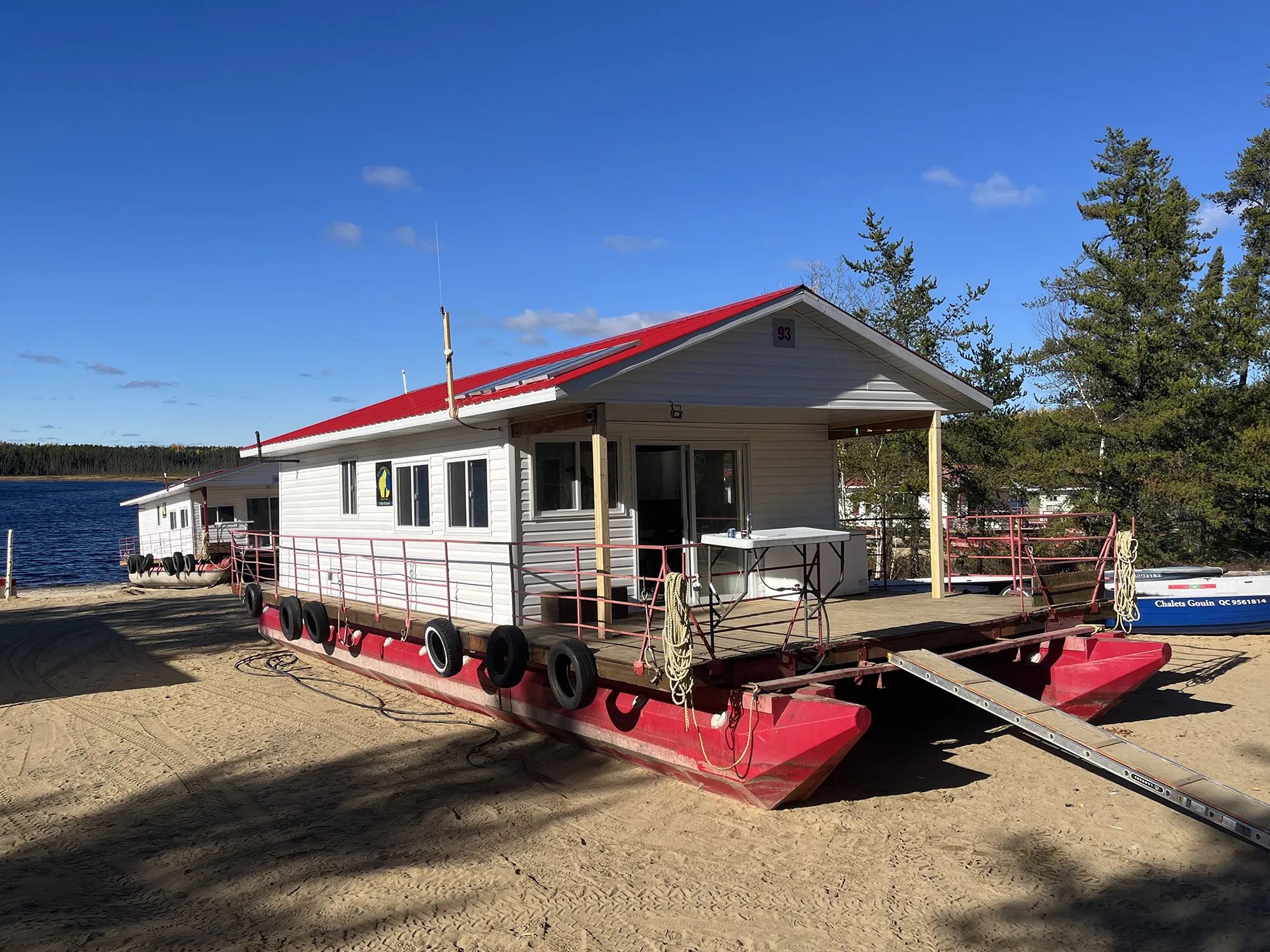Houseboat 93 – Houseboat 93