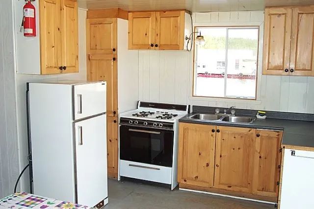 Bateau-maison Bateau maison Millénaire — Chalets Gouin Chasse et Pêche – Chalets Gouin Chasse et Pêche