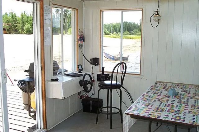 Bateau-maison Bateau maison Millénaire — Chalets Gouin Chasse et Pêche – Chalets Gouin Chasse et Pêche