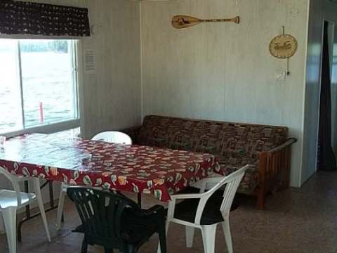 Bateau maison Pingouin – Chalets Gouin Chasse et Pêche