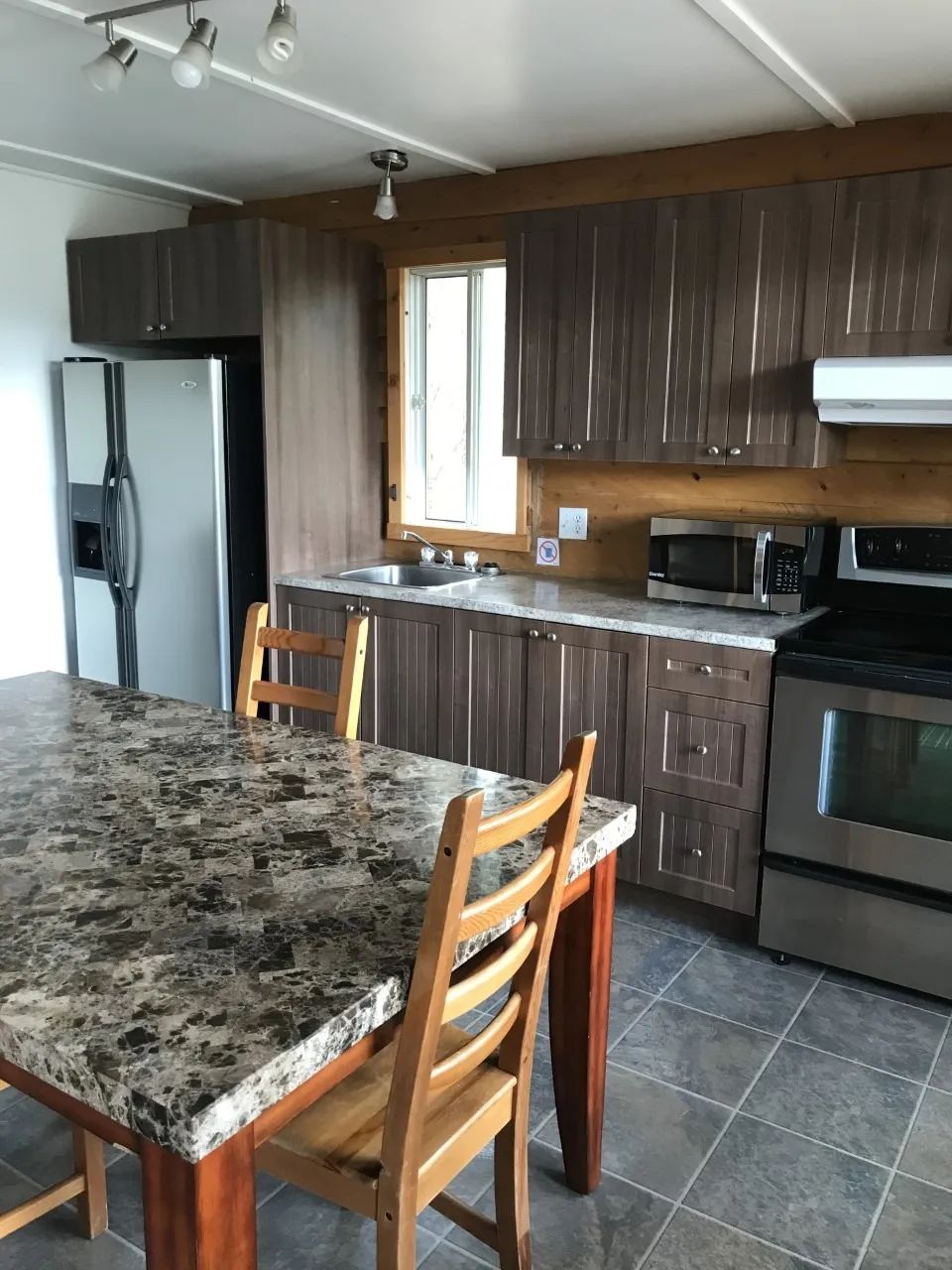 LE DISCRET CABIN — Chalets Rapide des Cèdres – Chalets Rapide des Cèdres
