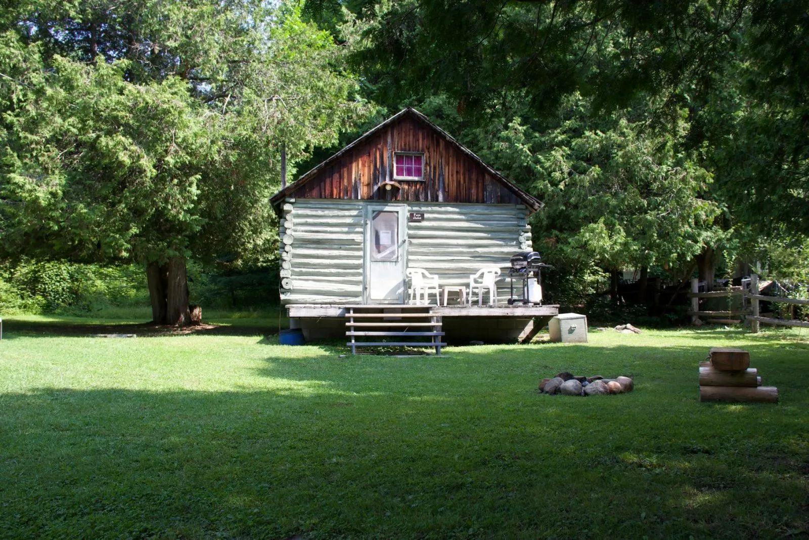 PETIT CHALET — Chalets Rapide des Cèdres – Chalets Rapide des Cèdres