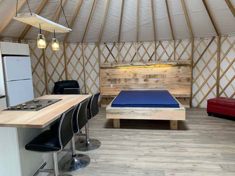 CALEB'S YURT – Chalets Rapide des Cèdres