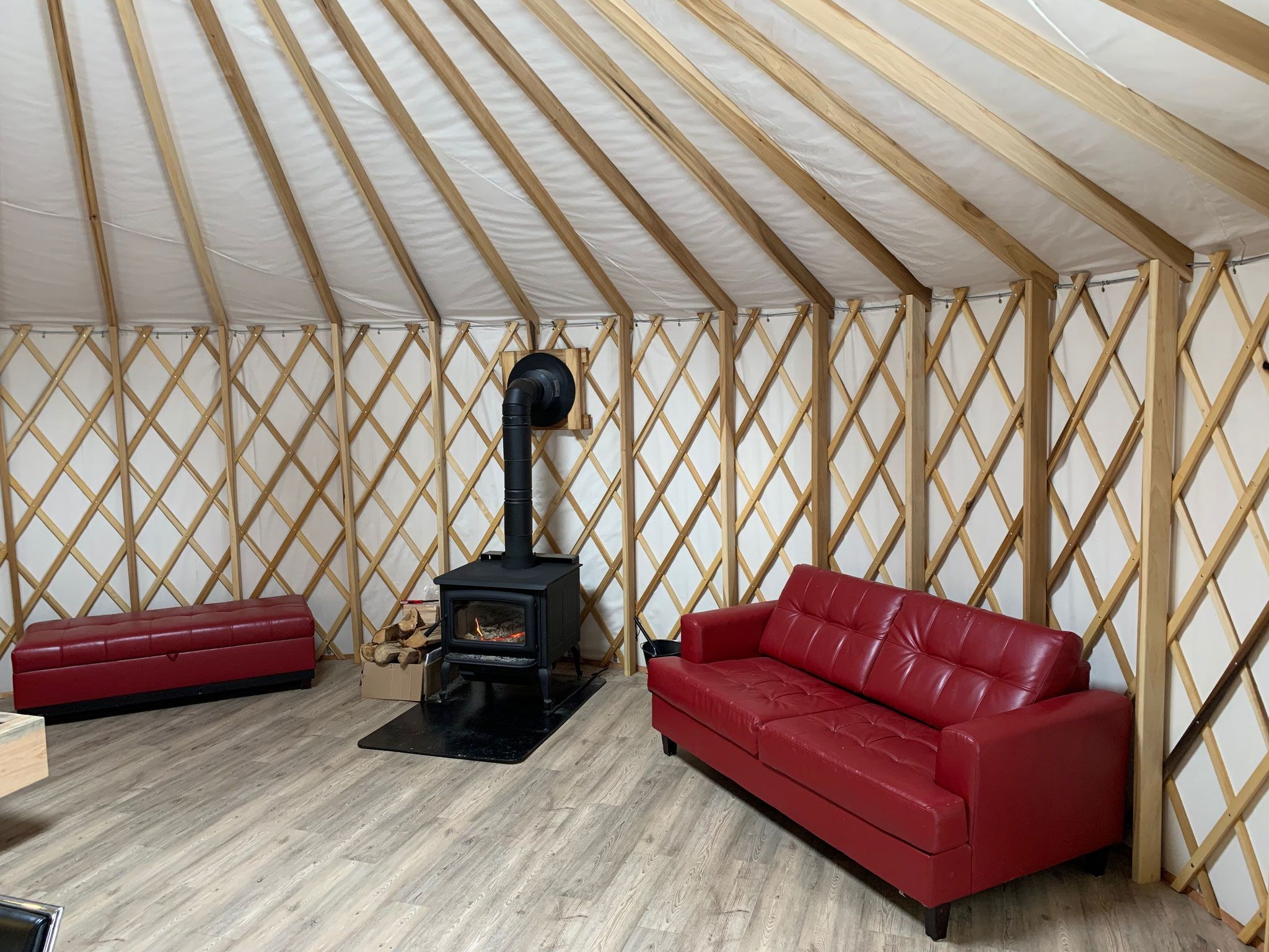 Cabin CALEB'S YURT — Chalets Rapide des Cèdres – Chalets Rapide des Cèdres