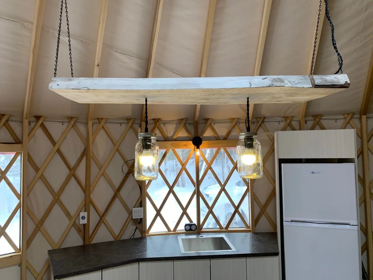 CALEB'S YURT – Chalets Rapide des Cèdres