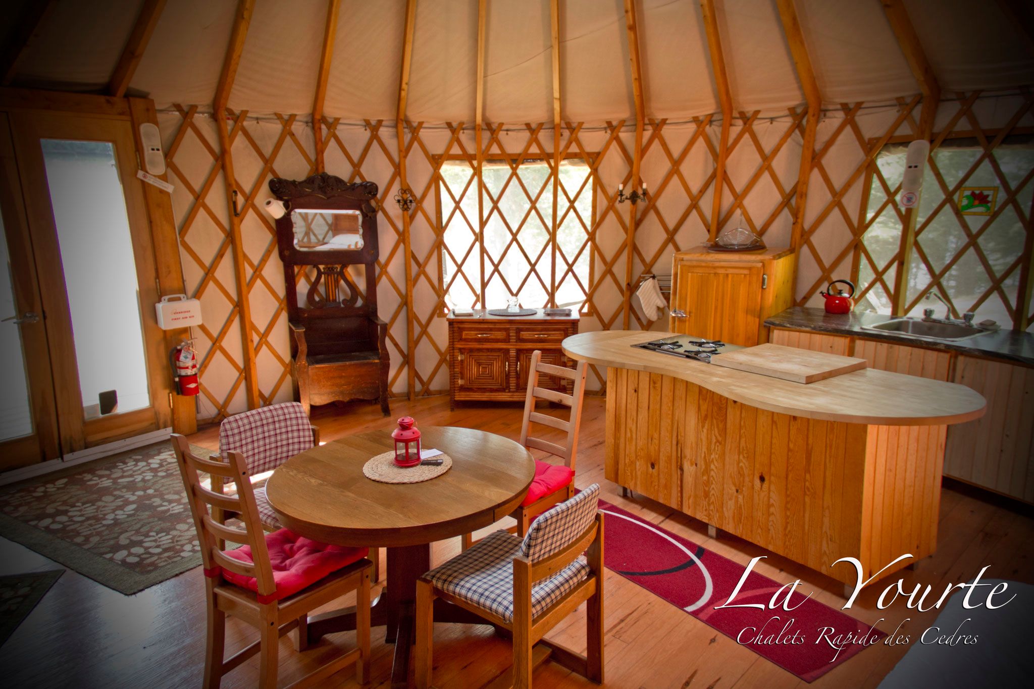 Cabin LOON YURT — Chalets Rapide des Cèdres – Chalets Rapide des Cèdres