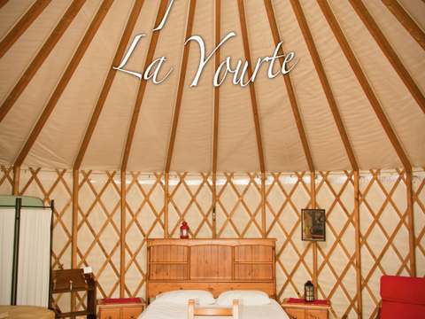 LOON YURT – Chalets Rapide des Cèdres