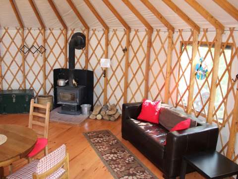 LOON YURT – Chalets Rapide des Cèdres