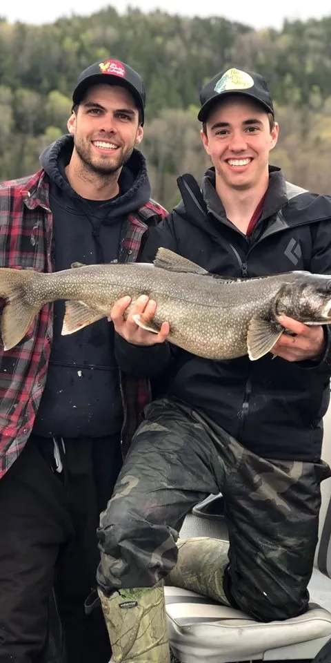 Pêche Truite grise chez Chalets Rapide des Cèdres, Laurentides, Québec — photo 2