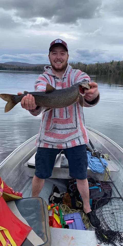 Pêche Truite grise chez Chalets Rapide des Cèdres, Laurentides, Québec — photo 4