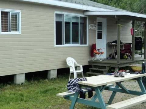 BASQUE CABIN – BASQUE CABIN