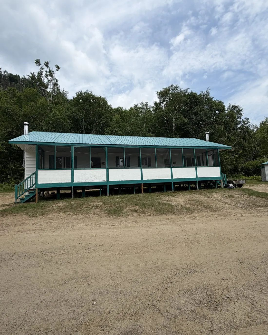 The Large Cabin – The Large Cabin