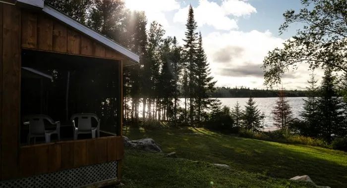 Cabin #4, Lake des Augustines – Club de chasse et pêche Stramond