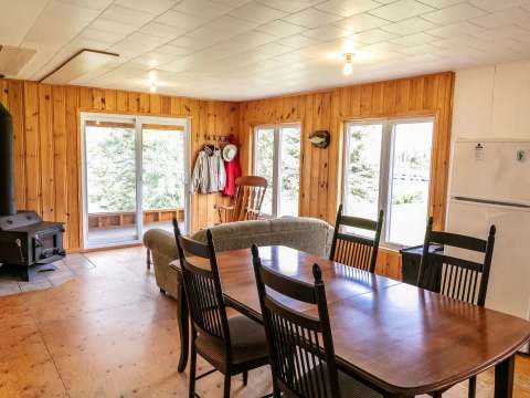 Cabin #8, Lake des Augustines – Club de chasse et pêche Stramond