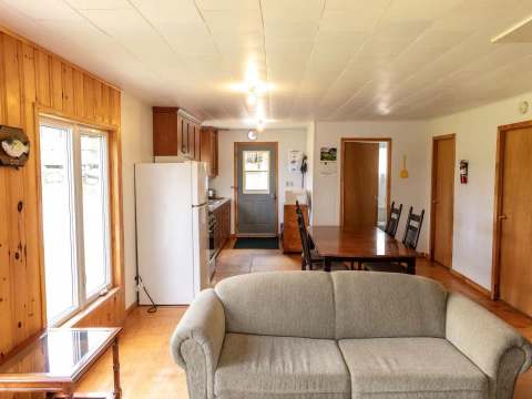 Cabin #8, Lake des Augustines – Club de chasse et pêche Stramond