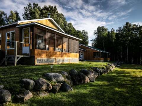 Cabin #8, Lake des Augustines – Club de chasse et pêche Stramond