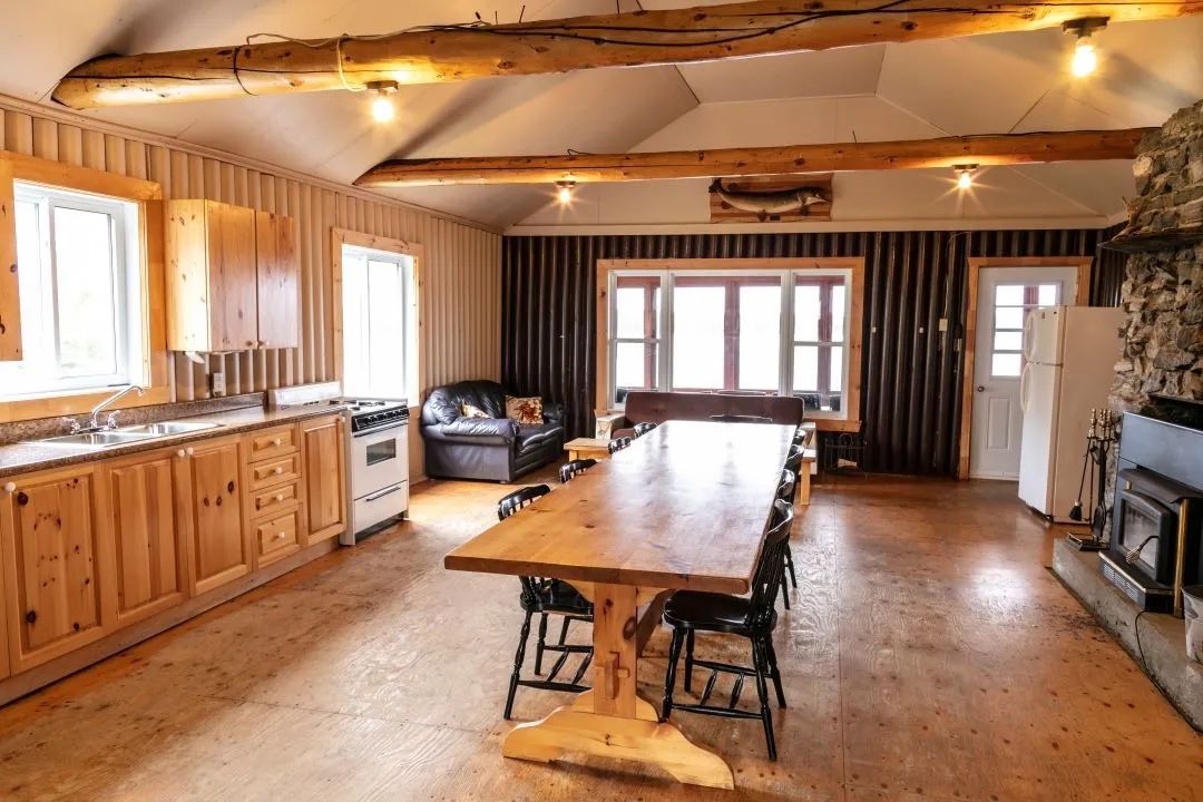 Chalet Lodge, Lac des Augustines — Club de chasse et pêche Stramond – Club de chasse et pêche Stramond