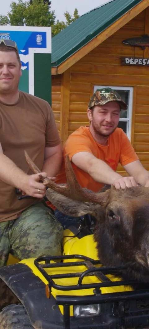 Chasse Orignal chez Club de Chasse et Pêche Tadoussac, Côte-Nord, Québec — photo 2