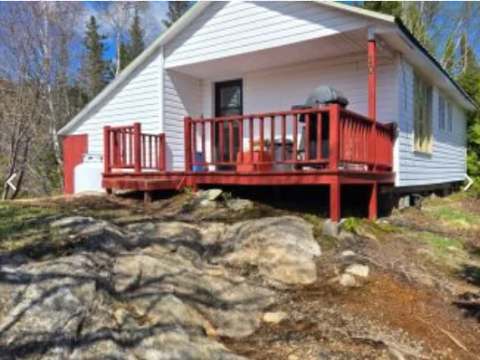Cabin #10 – Club du Lac des Baies