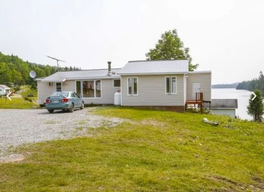 Cabin #12 – Club du Lac des Baies