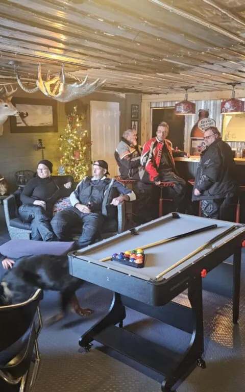 Coin repas du relais chez Pourvoirie du Grand Lac du Nord, Côte-Nord, Québec