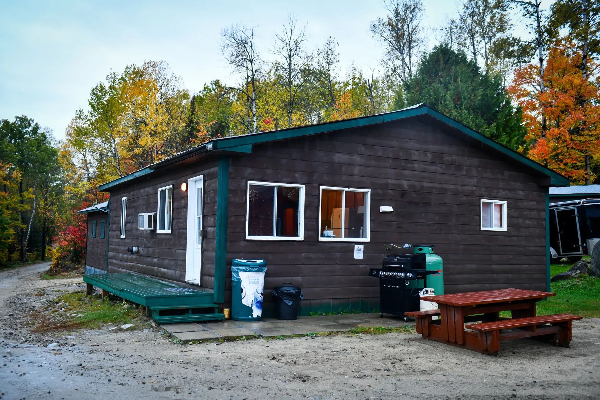 Cabin Bear Lodge — Club Lac Brûlé – Club Lac Brûlé