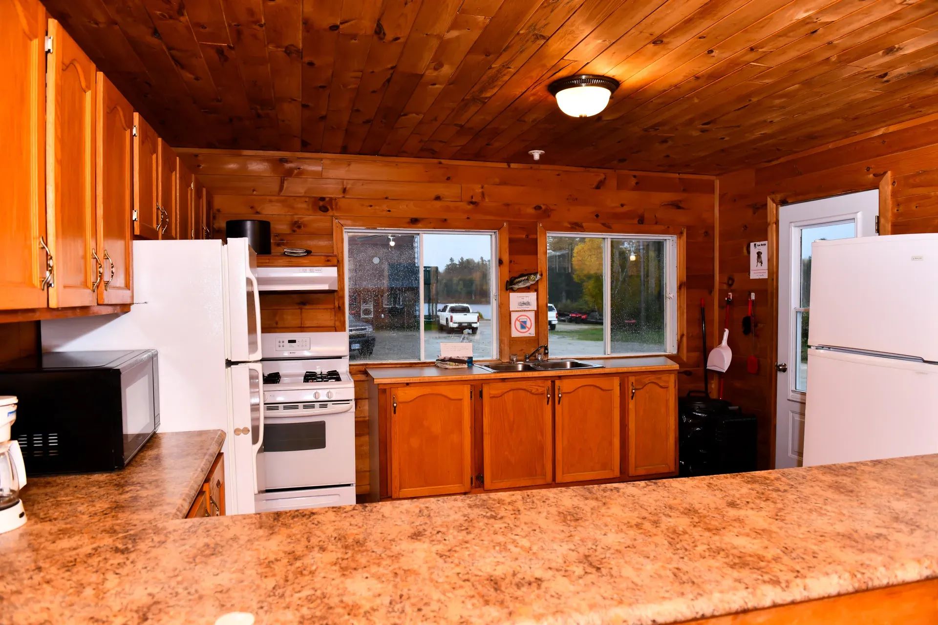 Cabin Bear Lodge — Club Lac Brûlé – Club Lac Brûlé