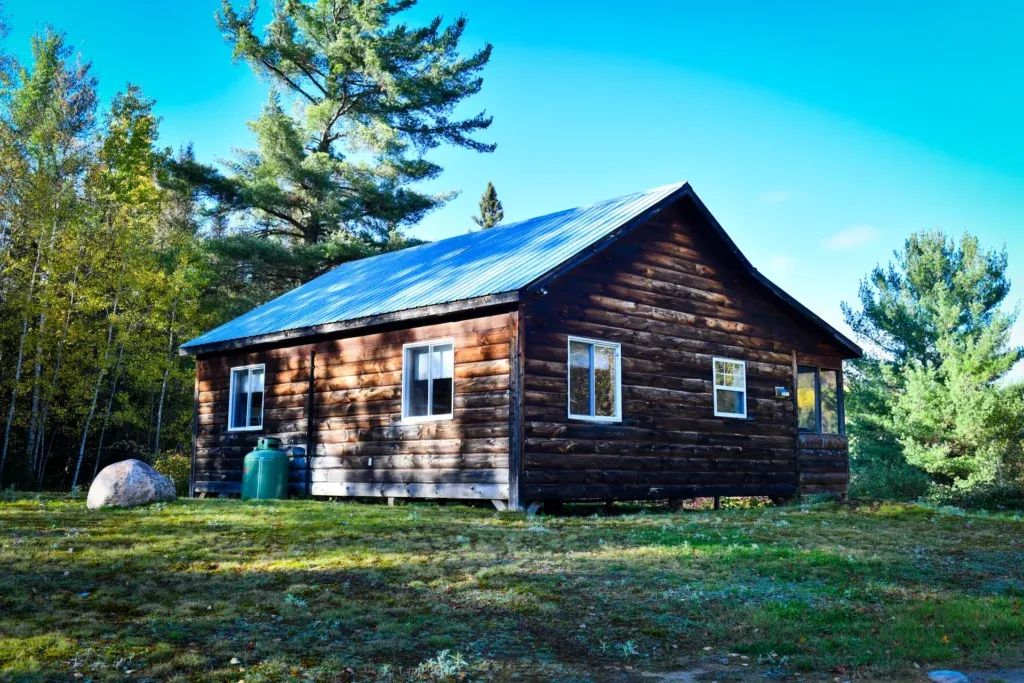 Hunting Camp #13 — Club Lac Brûlé – Club Lac Brûlé